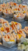 Mi-Ne Sushi House food