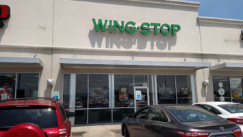 Wingstop outside