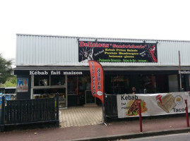 Delicious Sandwicherie Exterior