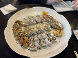 Ijji Sushi 2 inside