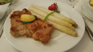 Central-Hotel Kaiserhof food