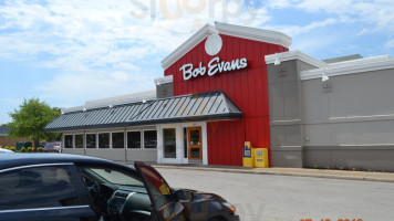 Bob Evans Restaurant outside