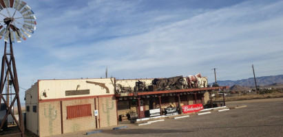 Mike's Route 66 Outpost Saloon outside