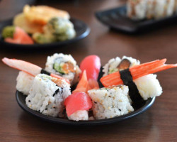 Sushi Hinata food