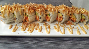 Sake Sushi Rolls food