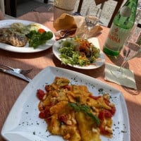 De Gustibus momenti italiani Cafe Ristorante Vinothek food