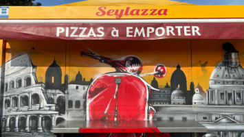 Seylazza Pizzas à Emporter outside