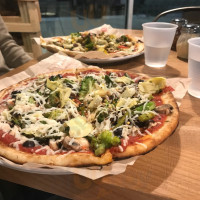 Mod Pizza food