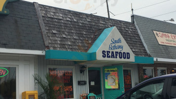 South Bethany Seafood Market outside
