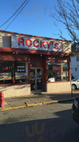Rocky's. Pizzeria outside
