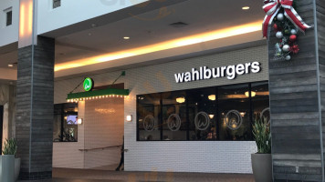 Wahlburgers food