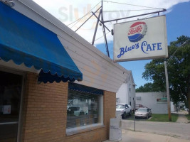 Blue's Cafe  outside