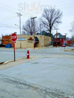 Gino Gianilli's Homestyle Pizza outside