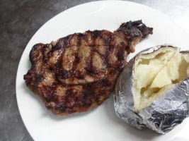 Lloyd's Steak And More food