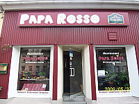 Papa Rosso outside