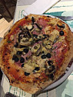 Rinomata Pizzeria food