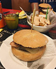 Nucky's By St. Jordi food