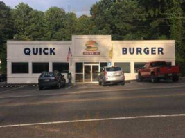 Quick Burger outside