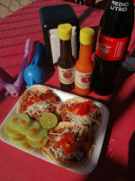 Taqueria El Gaby food