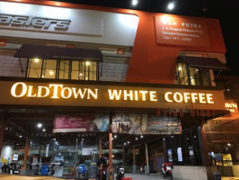 Oldtown White Coffee outside