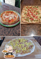 Crazy Pizza food