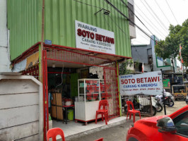 Soto Betawi outside