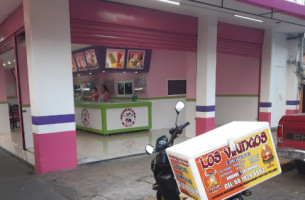 Losvikingos Food Truck (tacos Y Hamburguesas) inside