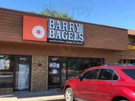 Barry Bagels Clawson outside
