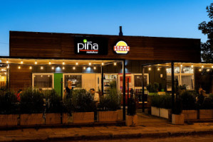 Pizzeria Pina outside