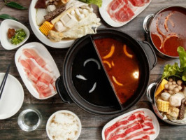 Yuán Chuàng Wū Shí Tóu Huǒ Guō Comida
