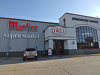 Martin's Super Market outside