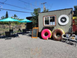 Maui Ono Donuts outside