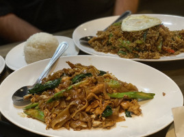Satay Thai Bistro food