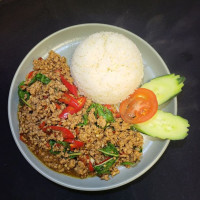 Bakgården Thai food