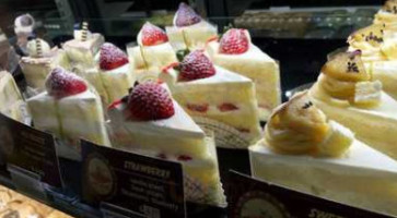 Gateaux Bakery food