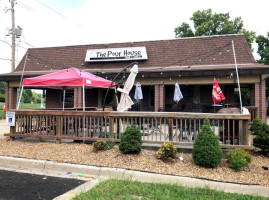 The Pour House Grill outside