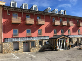 La Table Du Capil Dans L'hôtel Corrieu outside