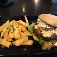 Red Robin Gourmet Burgers food