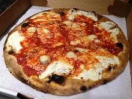 Del Ponte's Coal Fired Pizza food