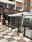 Cafeteria Paris outside