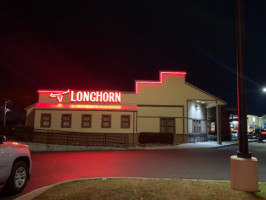 Longhorn Steakhouse Savannah outside