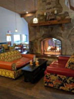 Fireside Lounge At The Oregon Garden Resort food