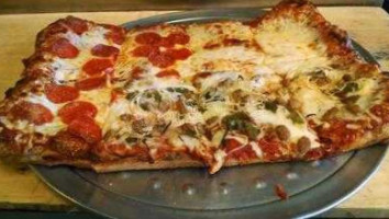 Anthony's Old Style Pizzeria food