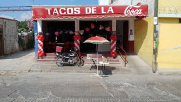 De La Coca [tacos Y Gorditas] inside