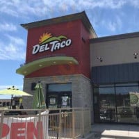 Del Taco outside