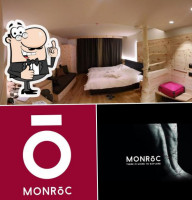 Monroc inside