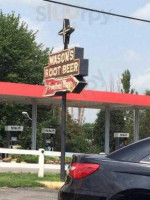 Mason's Root Beer Drive In outside
