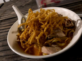 Khao Soi Jitlut food