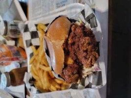 Fat Daddy's Hot Chicken food