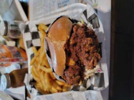 Fat Daddy's Hot Chicken food